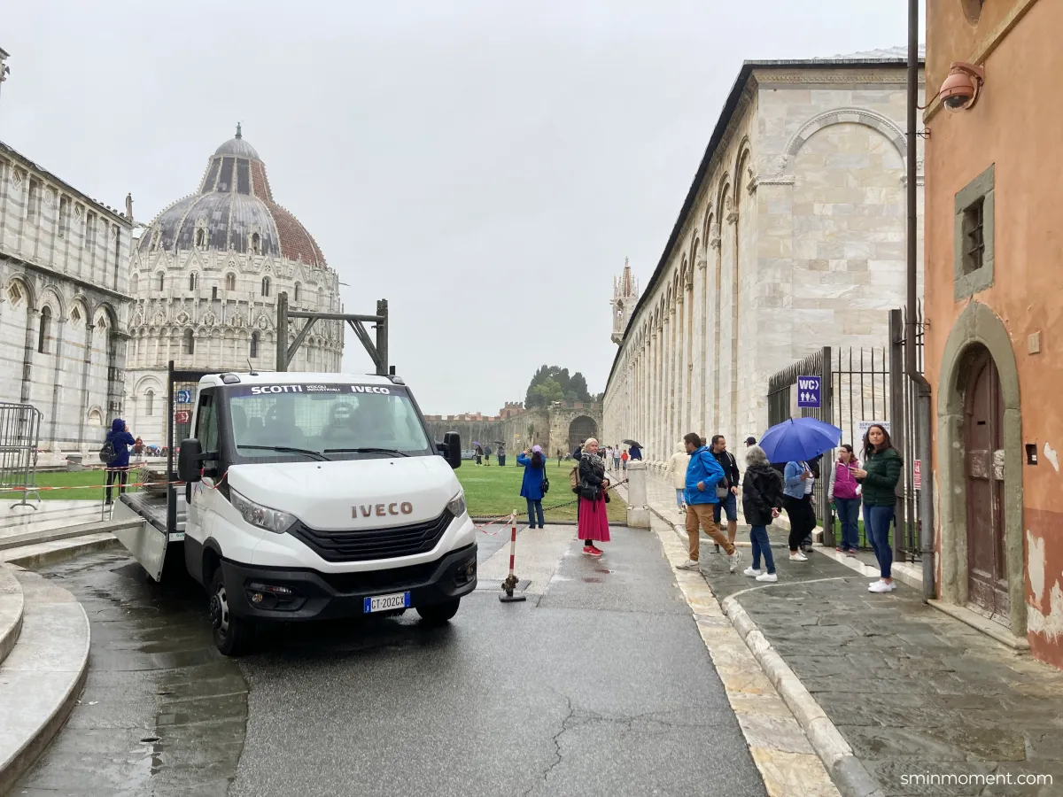 피사의사탑-화장실가는길2