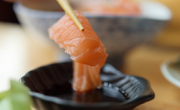 비 오는 날 회는 금물? 속설, 진짜일까?