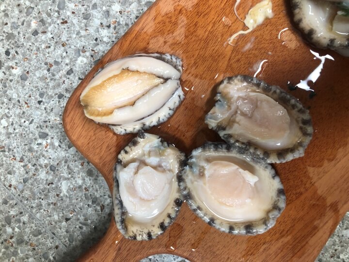 전복 이빨 제거