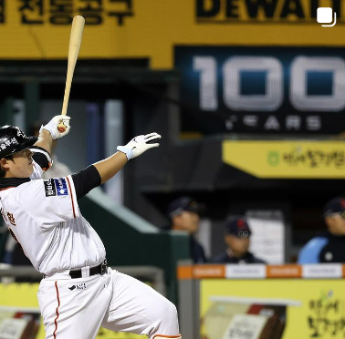 ํํ ๋กฏ๋ฐ ํ์ด๋ผ์ดํธ ๊ฒฝ๊ธฐ๋ ฅ ๋ถ์