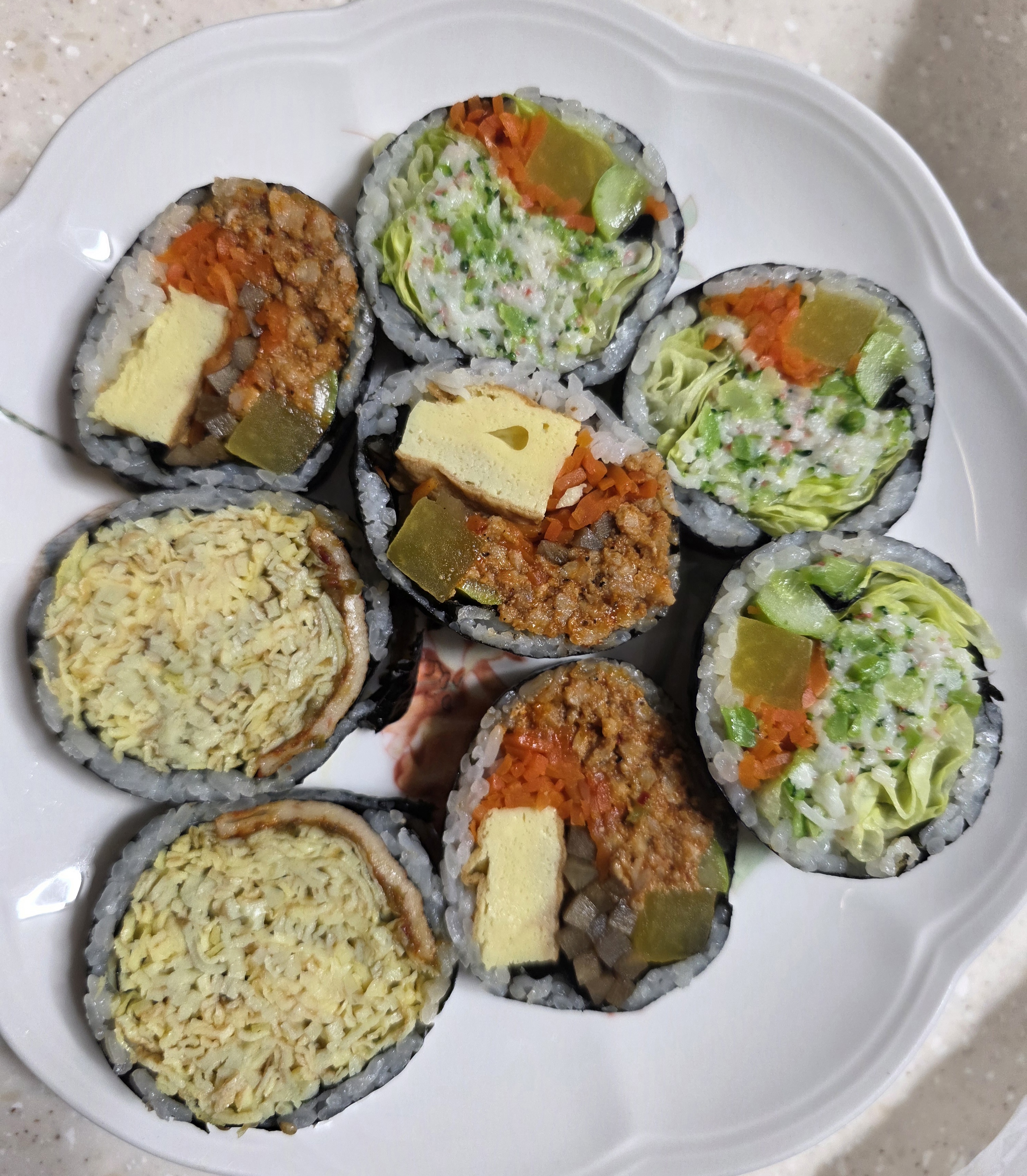 안산 좋은날김밥 세 가지 메뉴 플레이팅