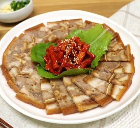 돼지머리로 만든 편육