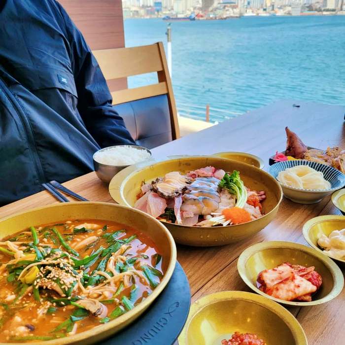 생방송 오늘저녁 영종도 을왕리 속초식 제철 생선회 사골육수 물회 맛집