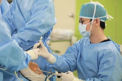 시니어들의 무릎 통증: 원인과 관리 방법