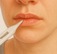 입술에 물집이 생기는 이유