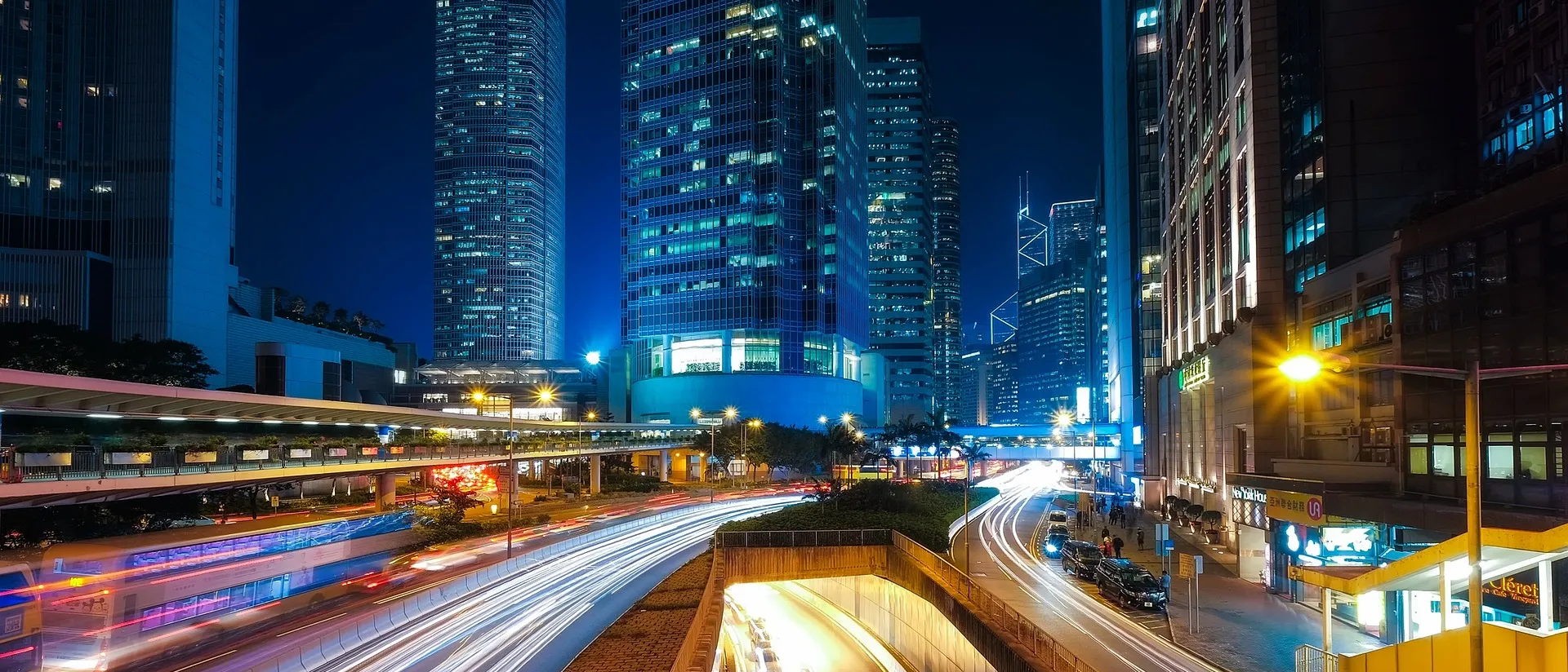 청년 임차보증금 이자 지원 설명을 위한 아파트와 도시 전경 사진