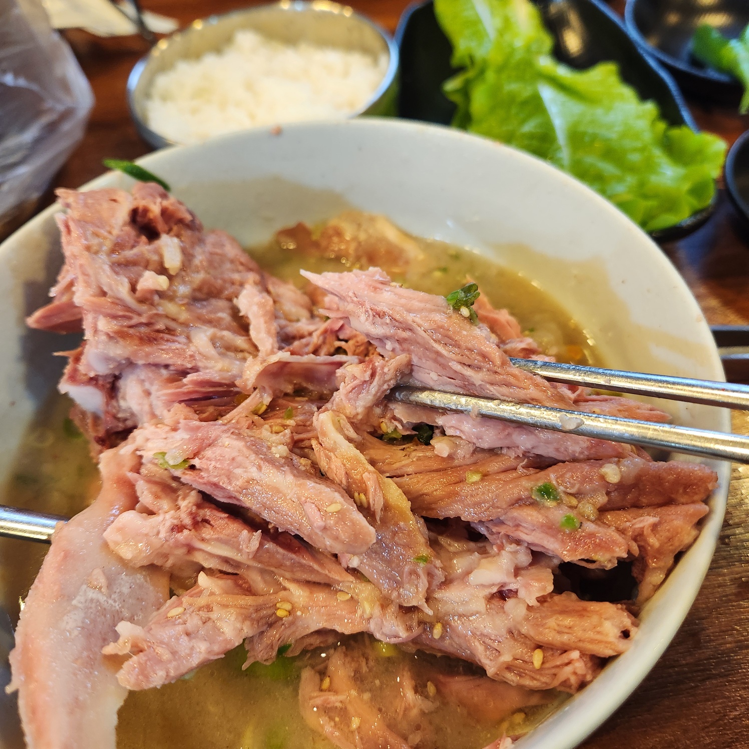 접짝뼈국 고기 사진