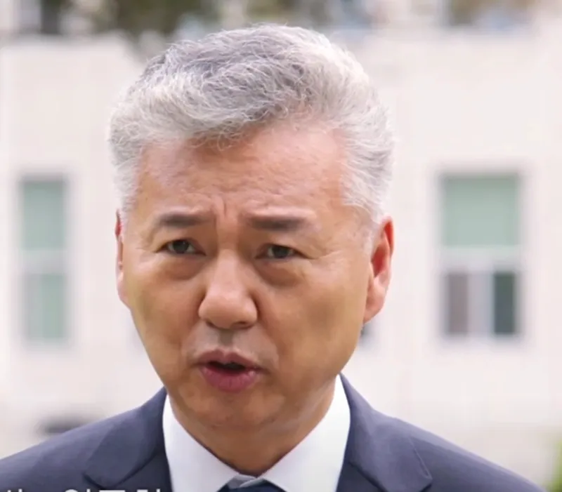 국회의원 인터뷰 사진3.webp