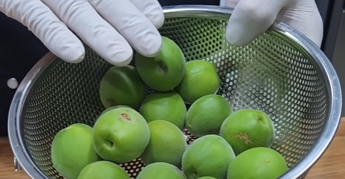 상처가 난 매실