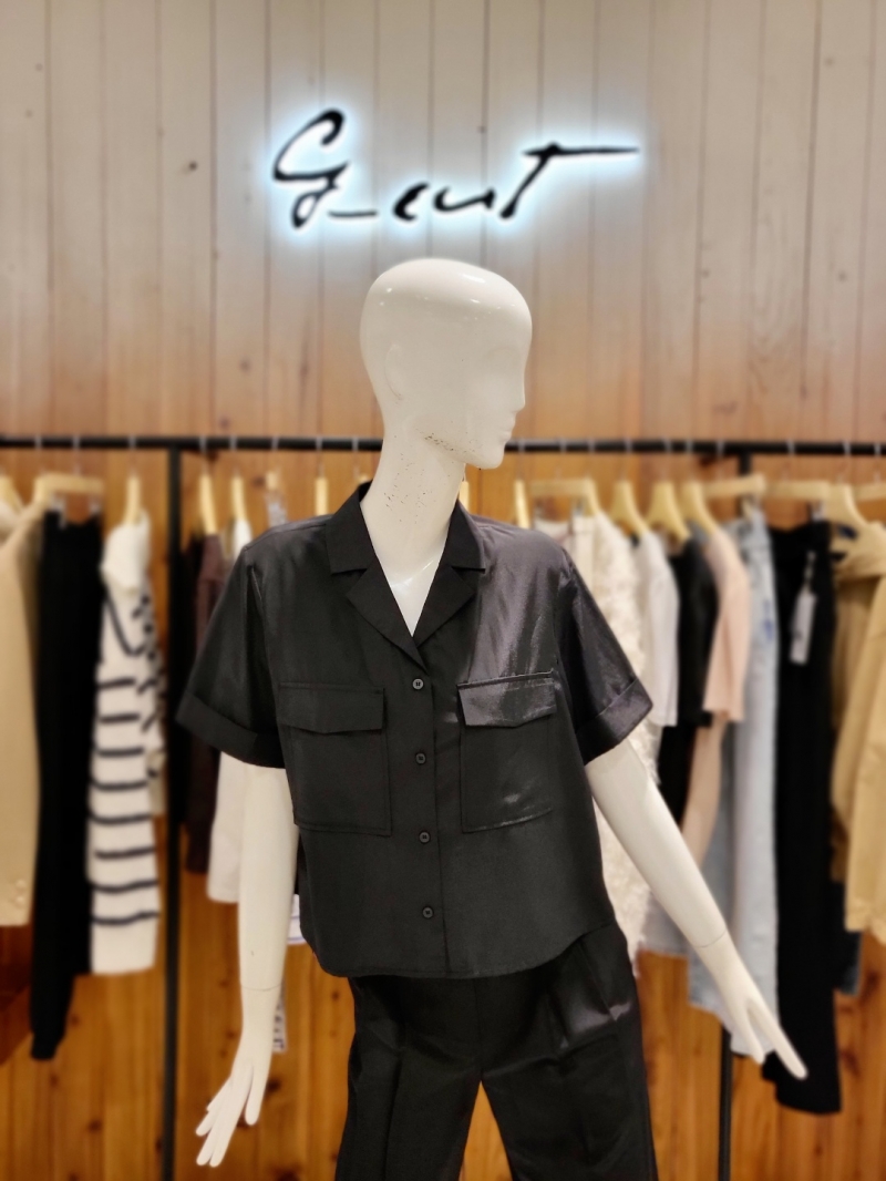 지컷 투 포켓 새틴 블라우스 7252260302