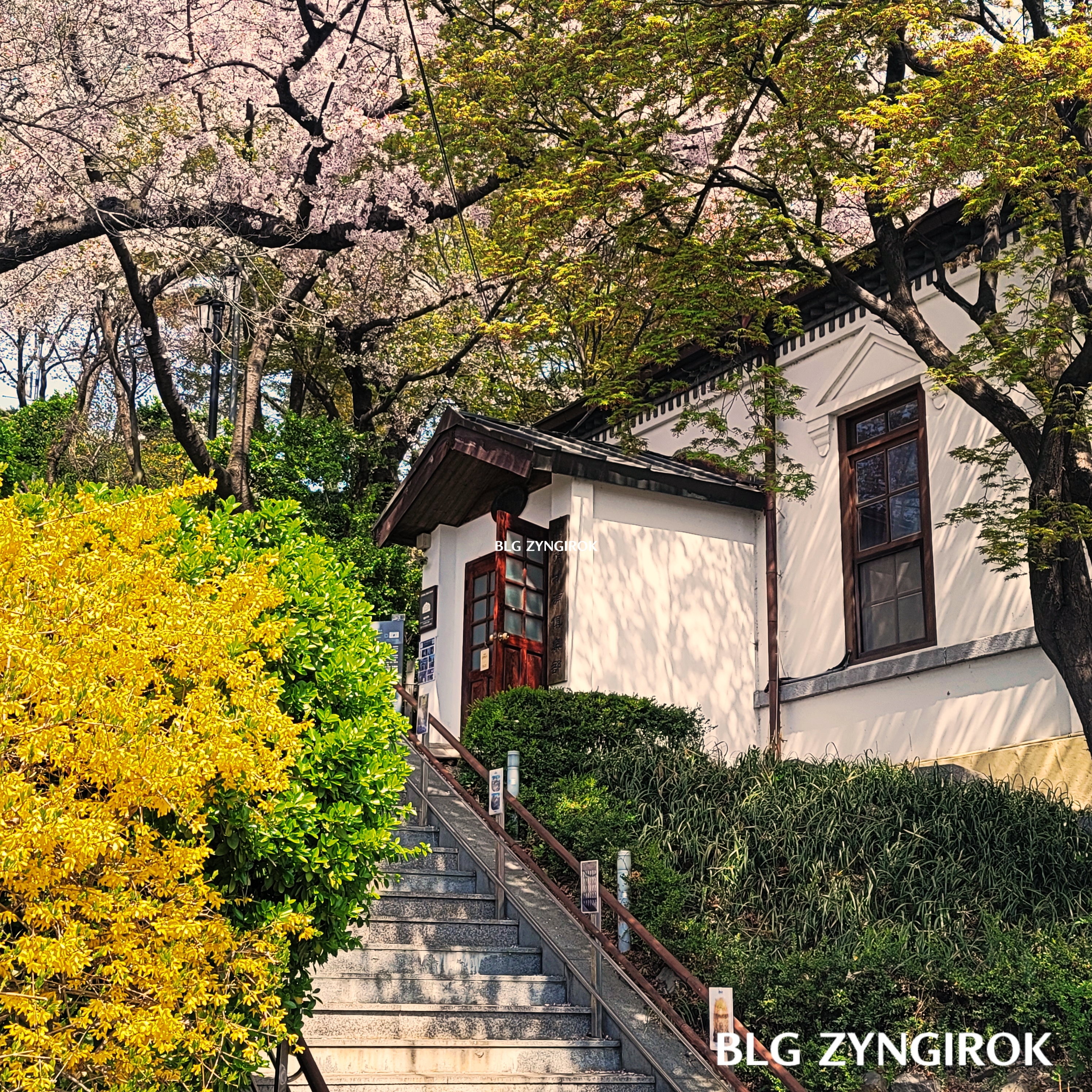 제물포 구락부 건물 모습이다.