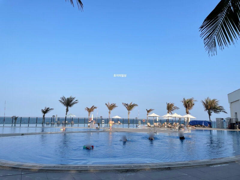 나트랑 스완도르 리조트 깜란 후기 - 수영장 전경