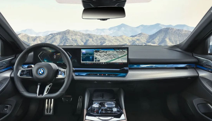 BMW 550E 플러그인 하이브리드 가격 제원 출시일 2025