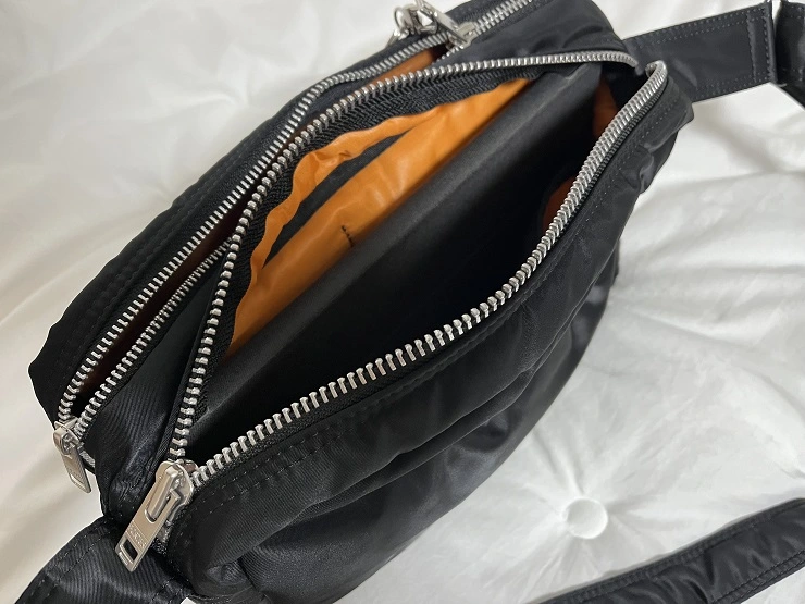 아이패드 커버 착용 후 수납 가능