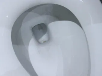 변기 물때 구연산 분무 후브러시로 황변제거 요령_24