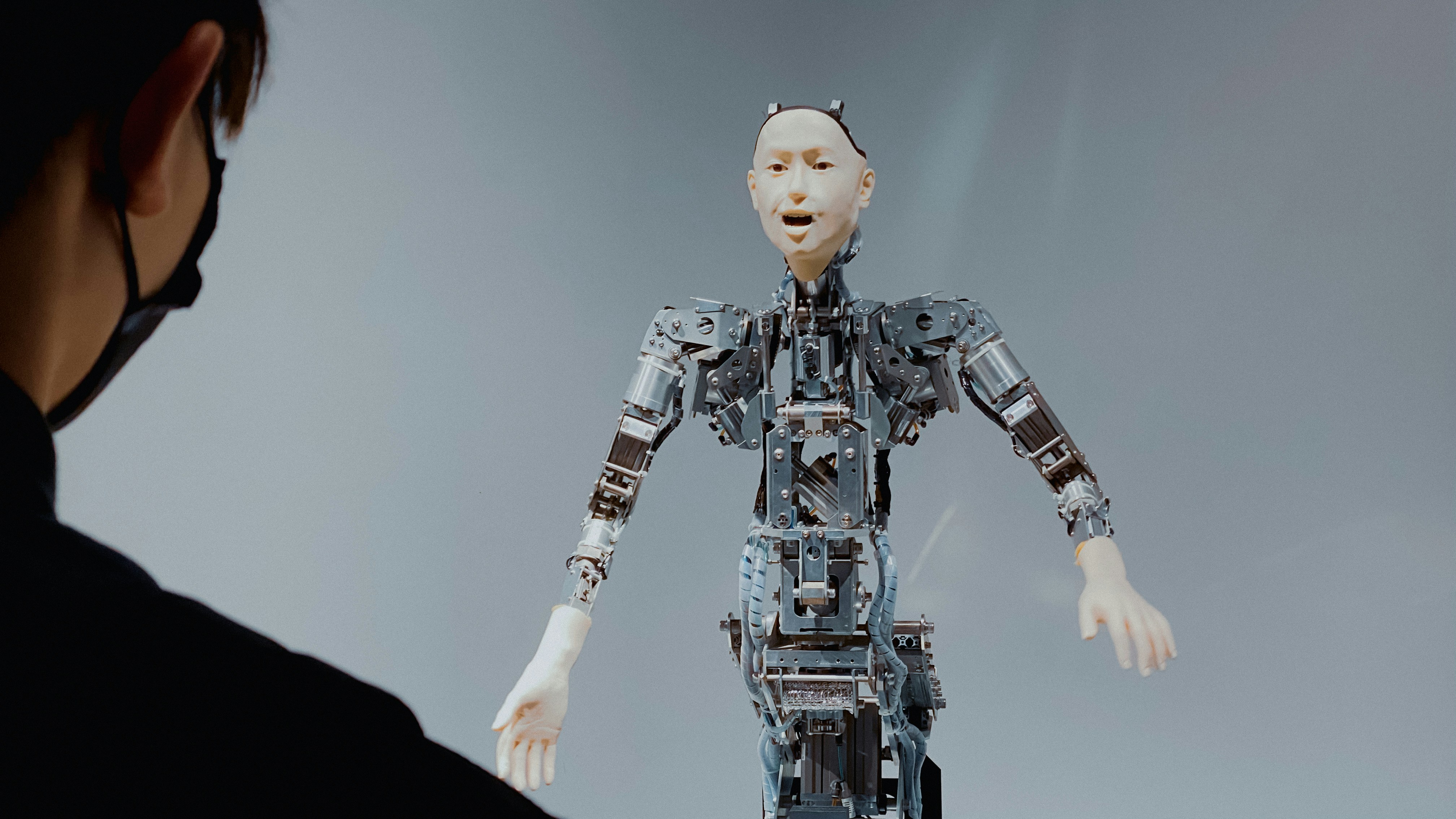 AI 로봇과 인간이 번역 관련 사