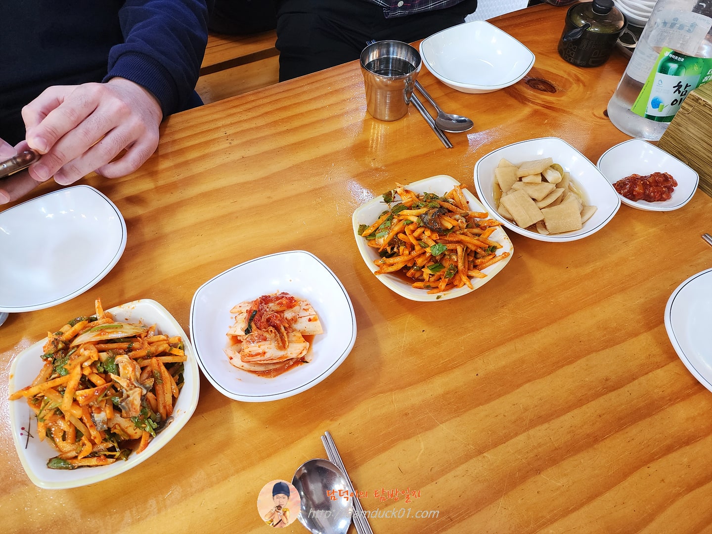 복국집 뽁찌 기본 반찬