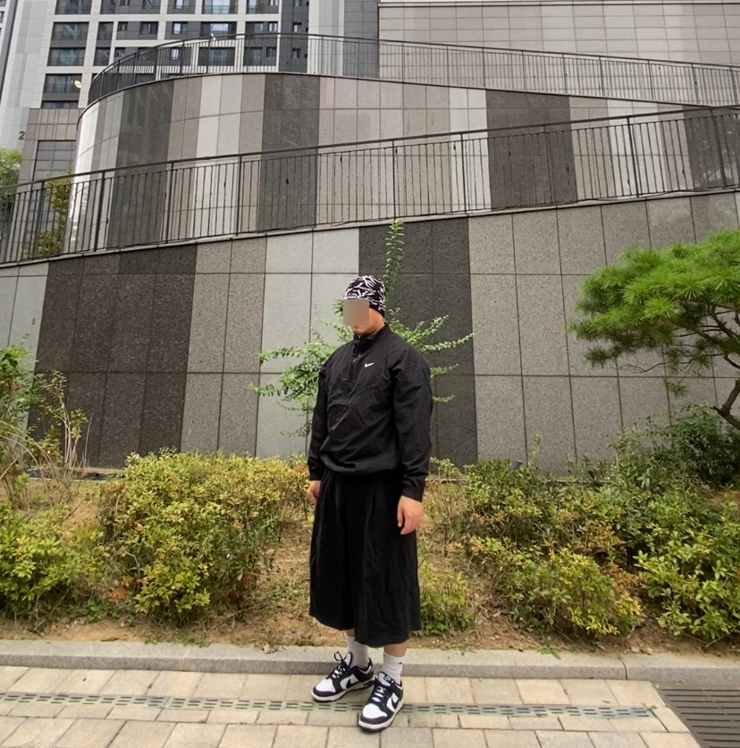 데일리룩('26. 9. 15.)팍스 브랜치 자카드 비니, 나이키 스투시 나투시 아노락, 무신사스탠다드 무신사 와이다 버뮤다 팬츠, 나이키 삭스 양말, 나이키 덩크로우 레트로 범고래