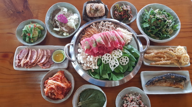 남겨서뭐하게-부여-연잎밥