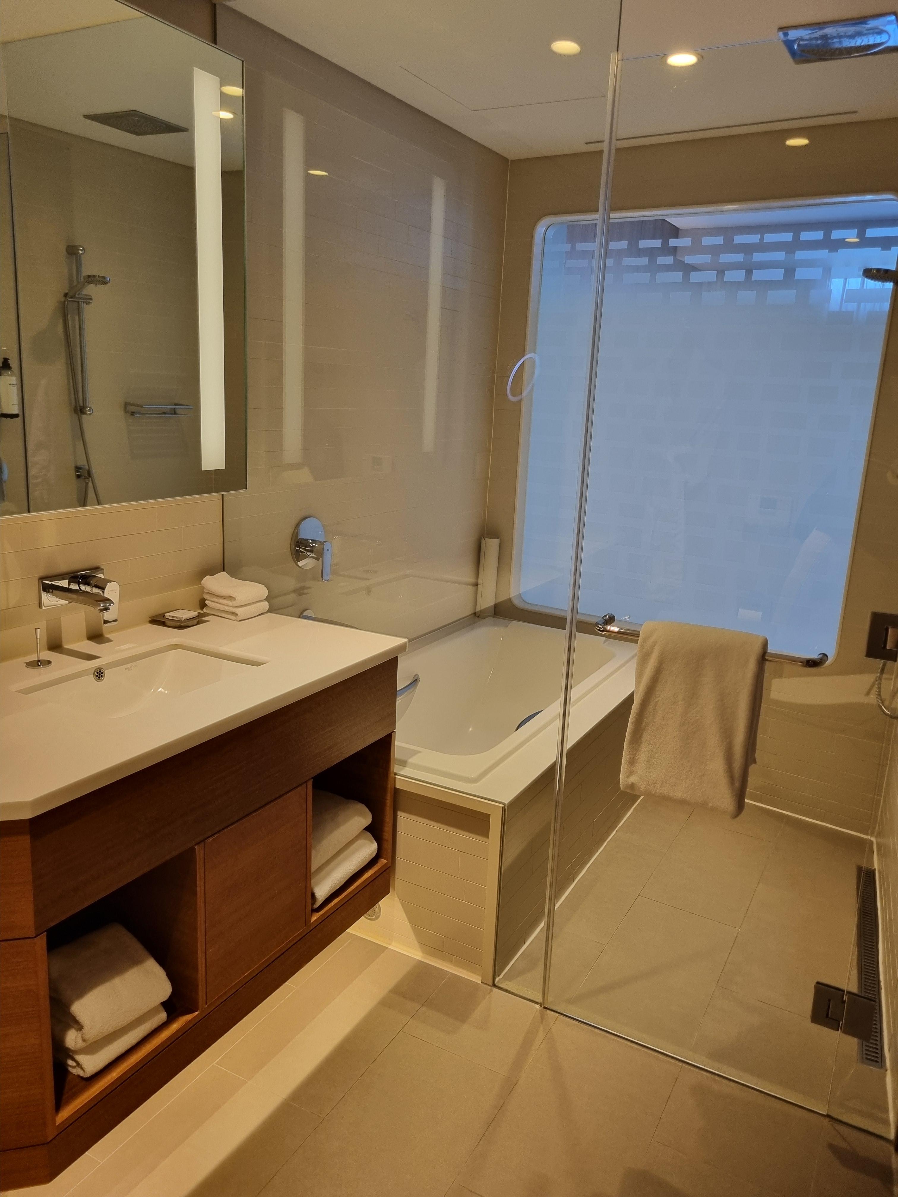 그랜드 하얏트 웨스트 킹룸 화장실 사진