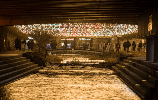 서울빛초롱축제 2024 서울 축제 서울 겨울 축제 청계천 빛 축제 서울 야간 관광 서울 연말 여행 서울 랜턴 페스티벌 크리스마스 마켓 청계천 데이트 코스 서울 축제 일정