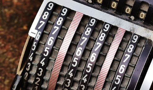 부동산 경기가 얼면 내수도 얼어붙는다: 소비심리 위축의 원인과 결과 관련 사진