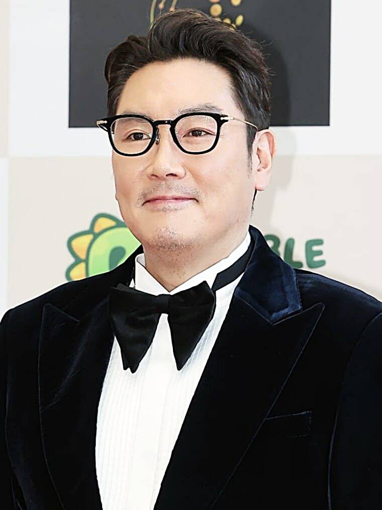 배우-조진웅