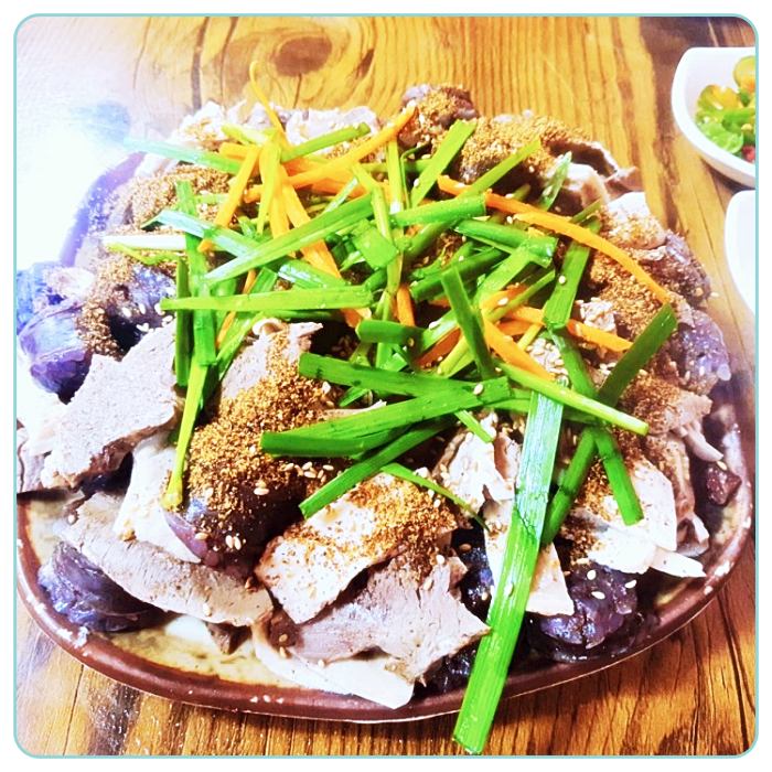 굿모닝대한민국라이브-산더미-수육-덤-주는-40년-국밥-맛집