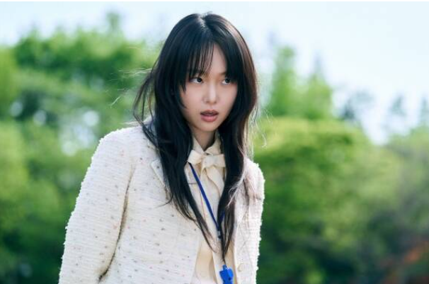 진기주 참교육 인기 연기 논란