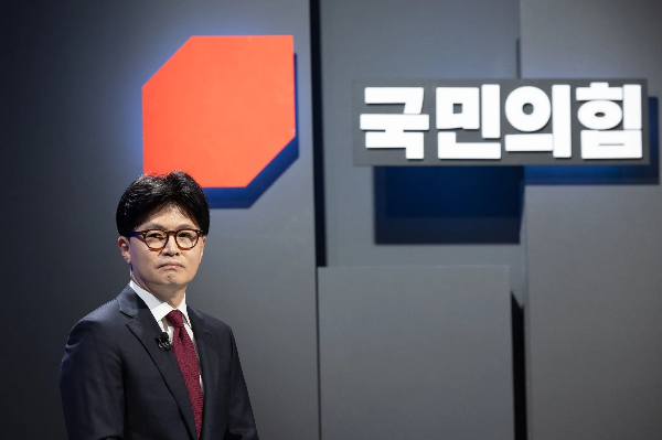 한동훈: “정치는 책임을 회피하면 신뢰를 잃습니다. 그건 총선 패배로 이어졌습니다