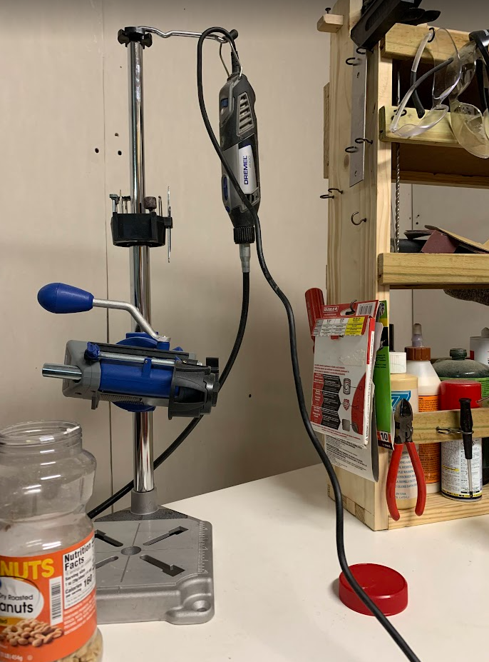 드레멜(DREMEL)로 구성한 목각 작업실