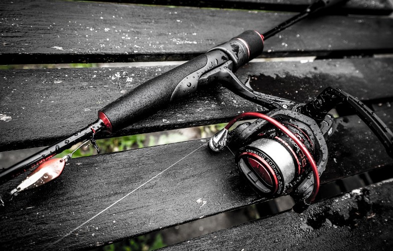 루어낚시방법 - 채비(릴, 미끼, 낚시대 고르는 방법), 캐스팅, 스킬(리트리브)