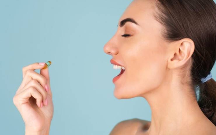 영야제를 먹는 여자