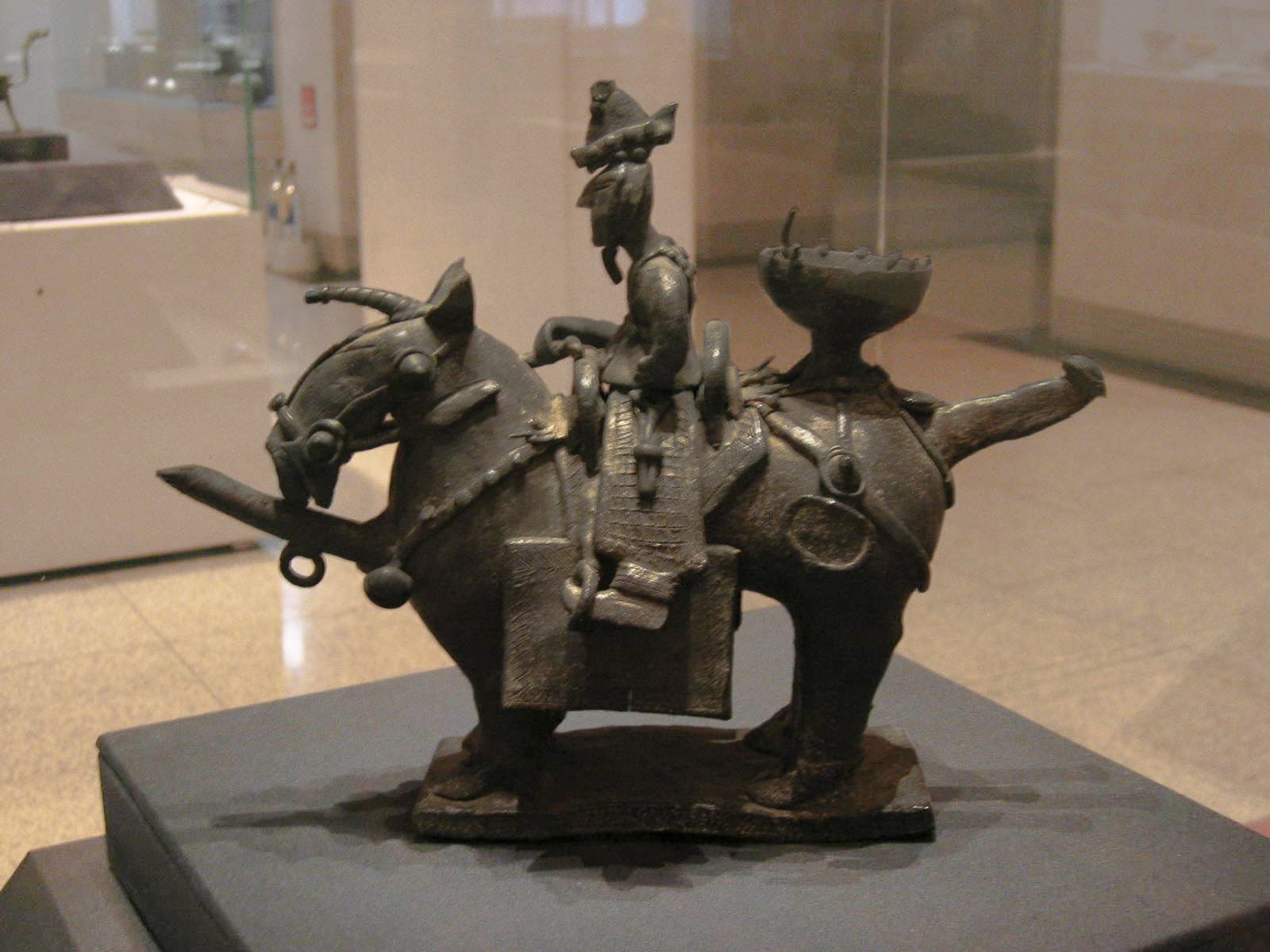 원광법사의 세속오계와 사회 윤리 - Earthenware_Funerary_Objects_in_the_Shape_of_a_Warrior_on_Horseback_도기_기마인물형_명기