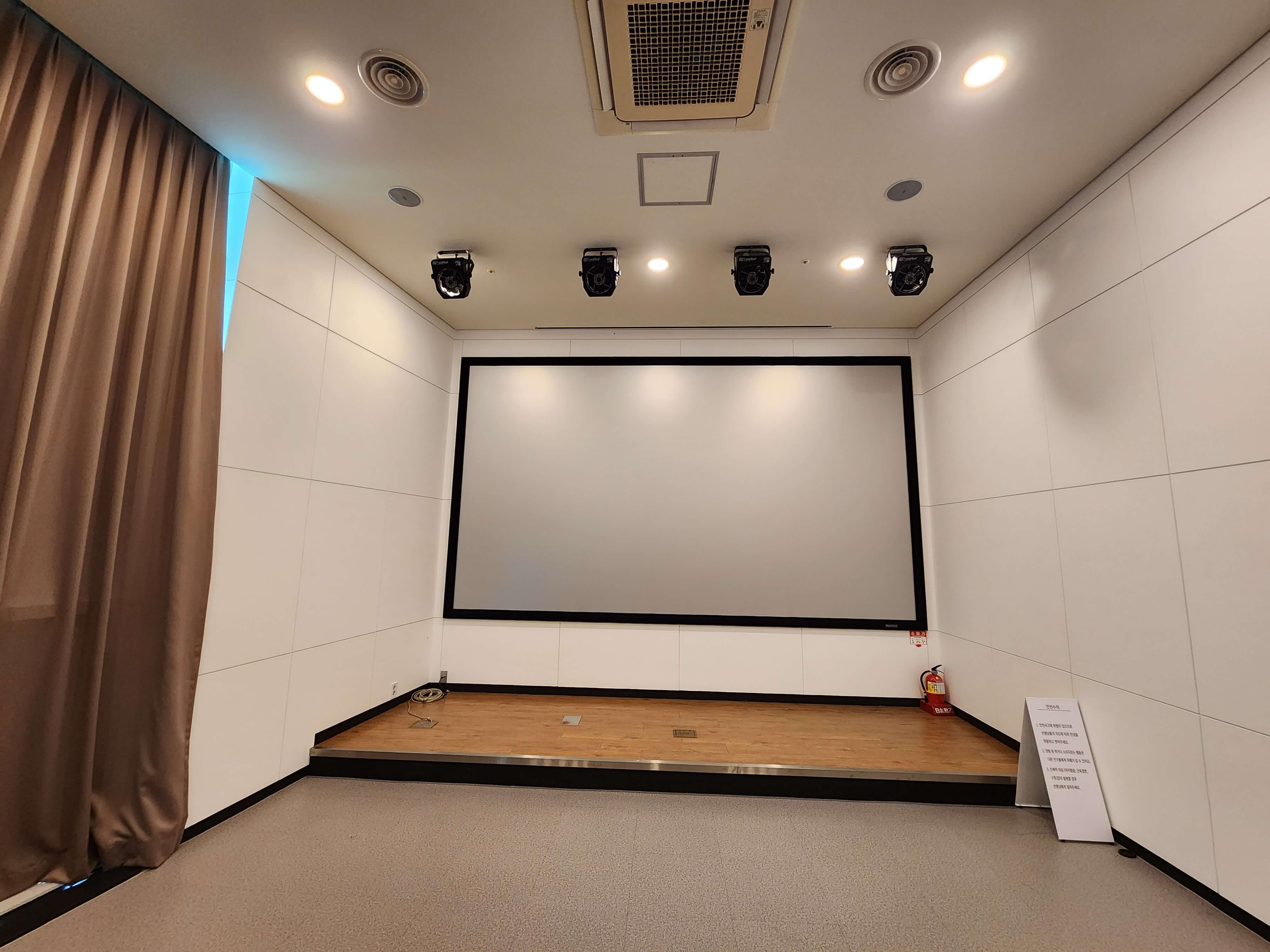 3D입체영상관 스크린