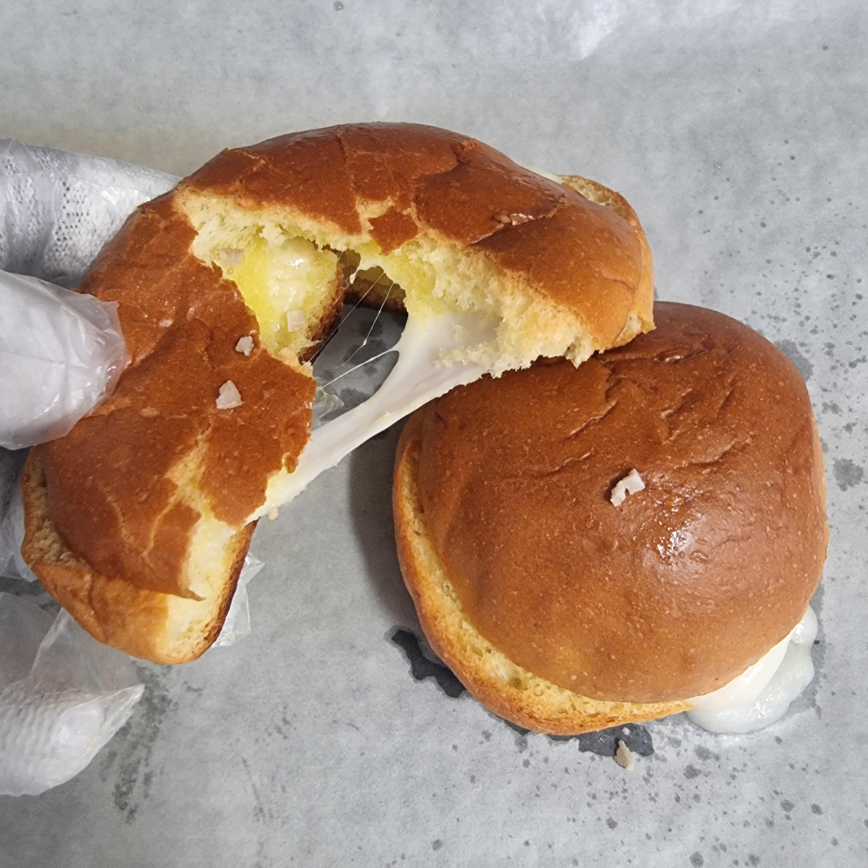 모닝빵으로 소금빵 만들기