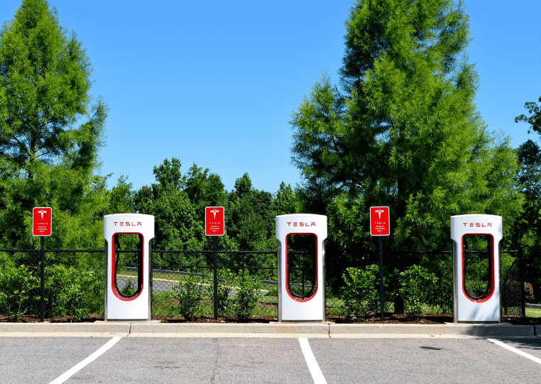 전기차와 하이브리드 자동차의 비교