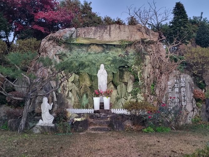 횡성성당 성모동산 성모상 사진