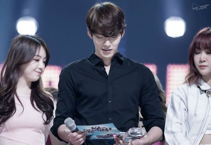 배우-김우빈