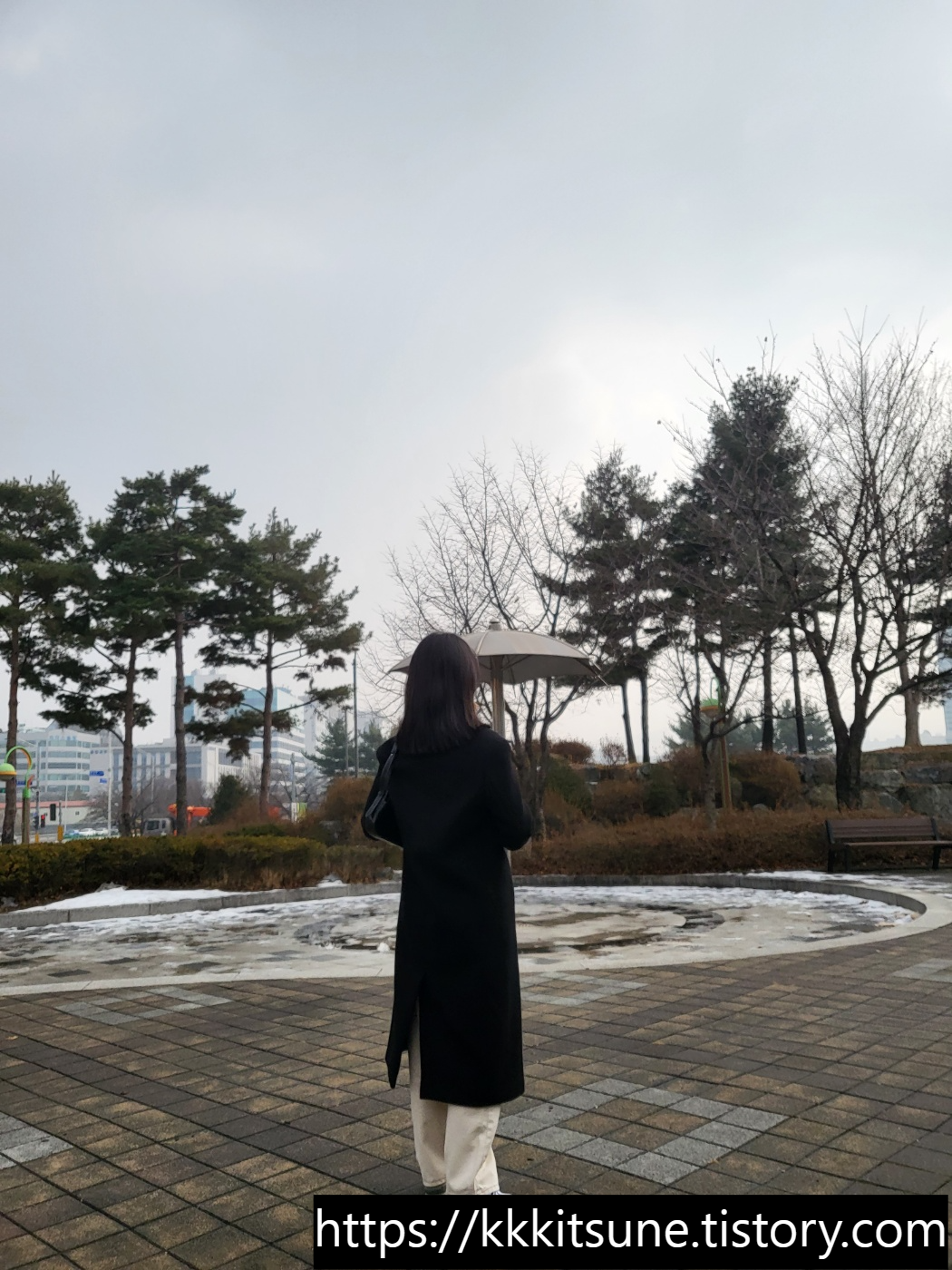 파사드패턴 캐시미어 미니멀 코트 블랙 최근 착용샷 뒷모습