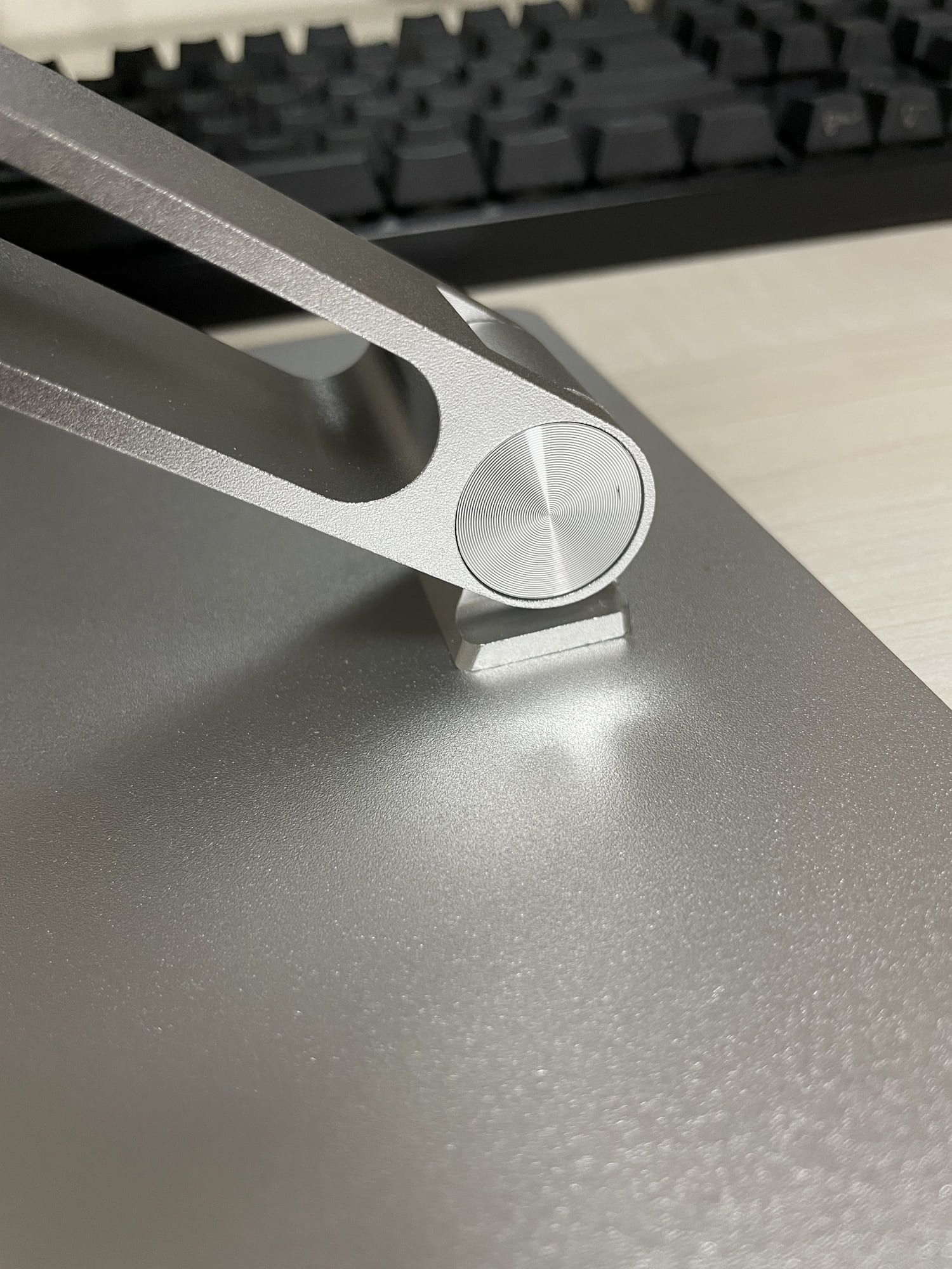 노트북 거치대 각도 조절 연결부