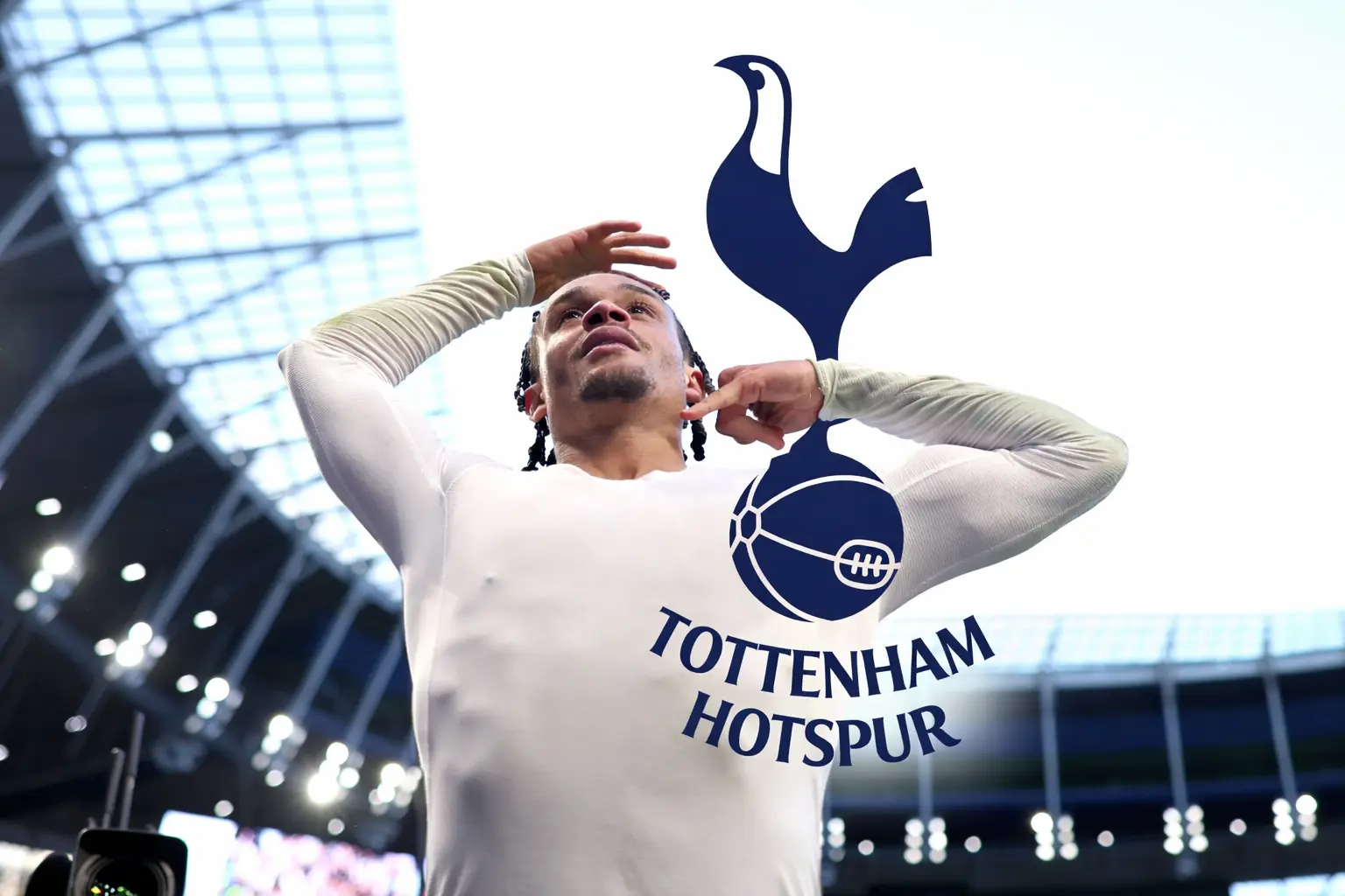 토트넘 시몬스 선수가 브라이튼전 득점 후 세레머니 하는 장면