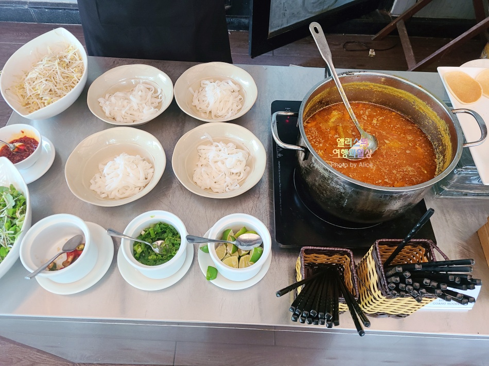 호이안 멀베리 컬렉션 실크빌리지 더 테라스 & 더뮤즈 조식, 디너 후기