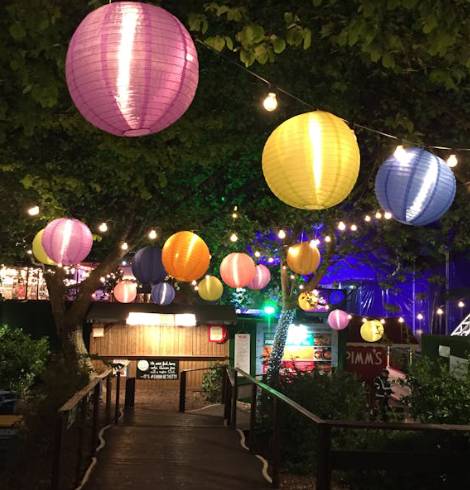 친구들과 즐거운 파티를 하는 꿈 상황별 꿈해몽