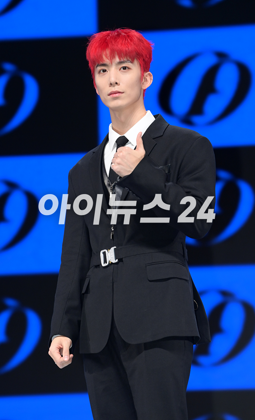 그룹 SF9(에스에프나인) 휘영이 9일 오후 서울 광장동 예스24 라이브홀에서 진행된 미니 12집 '더 피스 오브 나인(THE PIECE OF9)' 쇼케이스에 참석해 포토타임을 갖고 있다. [사진=정소희 기자]