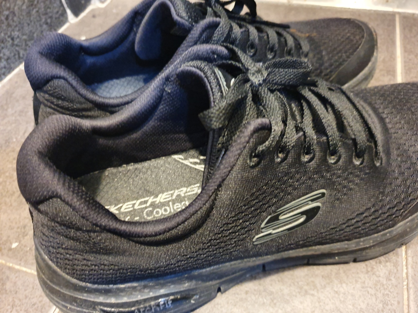 족저근막염 신발 스케쳐스_2