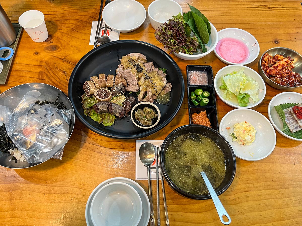 순대마늘보쌈 2인분