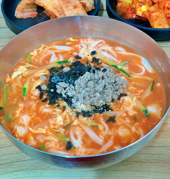 김창옥 전참시 윤두준 줄서는 칼국수집 장칼국수 강릉 맛집