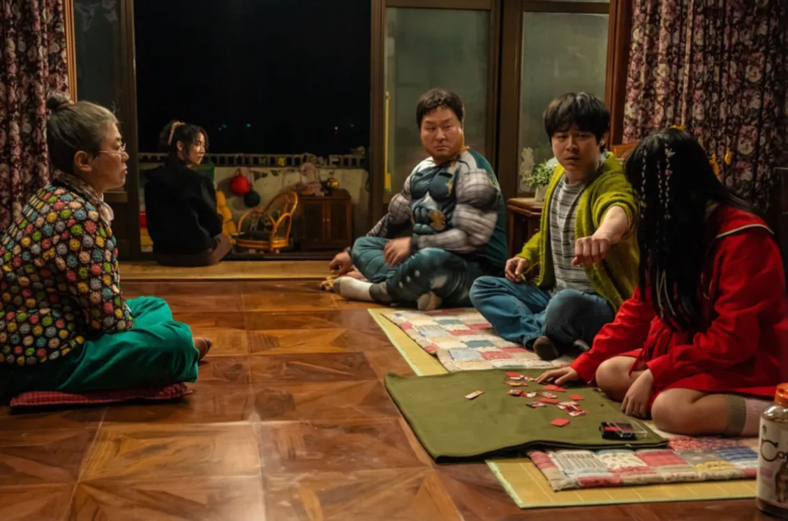 조정석, 좀비딸, 영화좀비딸, 조정석좀비딸1위, 최유리, 이정은, 조여정, 윤경호, 코미디영화추천, 가족영화추천, 여름영화, 박스오피스1위, 영화리뷰