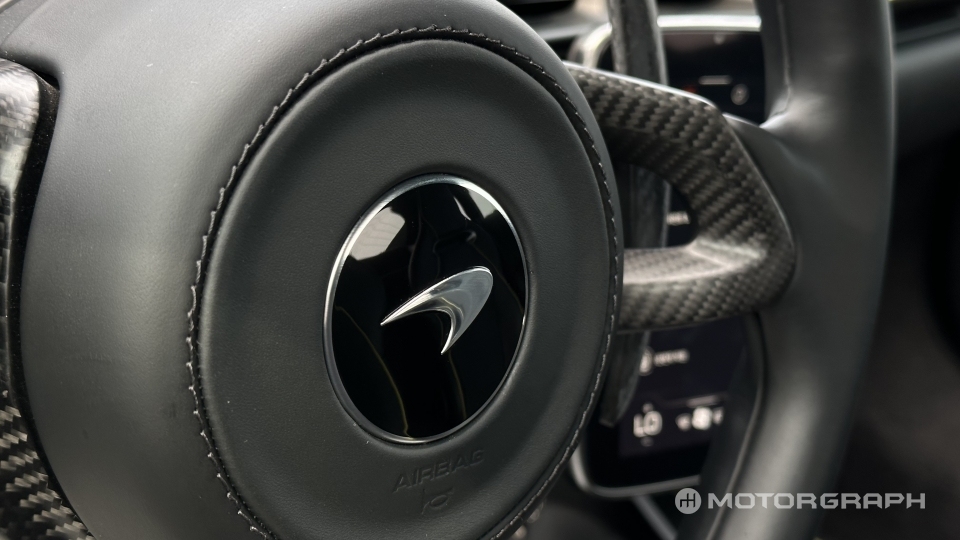 슈퍼카의 똑똑한 생존법 맥라렌 아투라